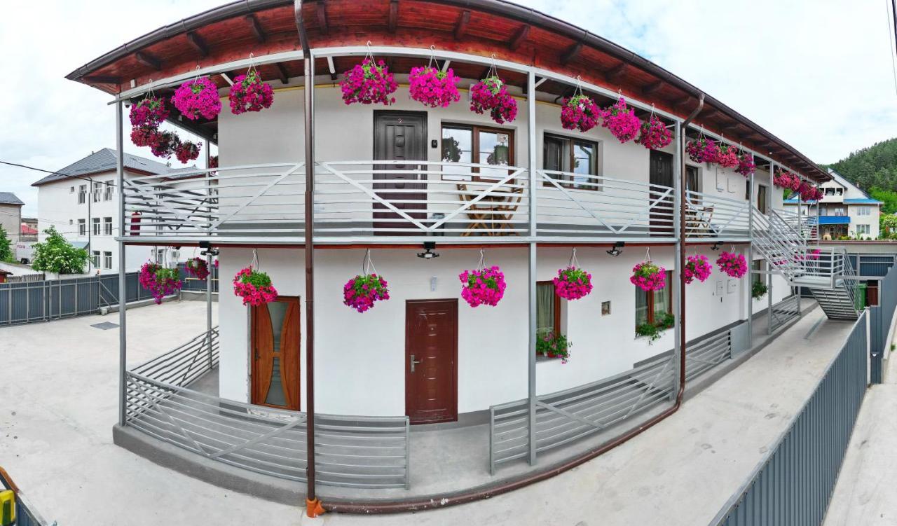 Vaias Aparts Targu Neamt ภายนอก รูปภาพ